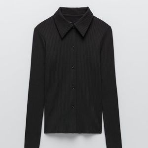 Ribbed button up top with collar